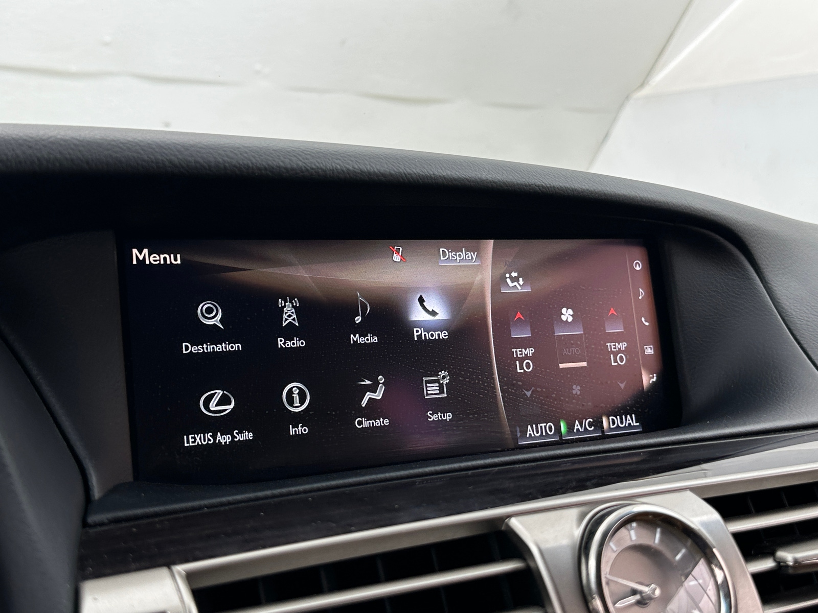 Thumbnail: 2017 Lexus LS - 3