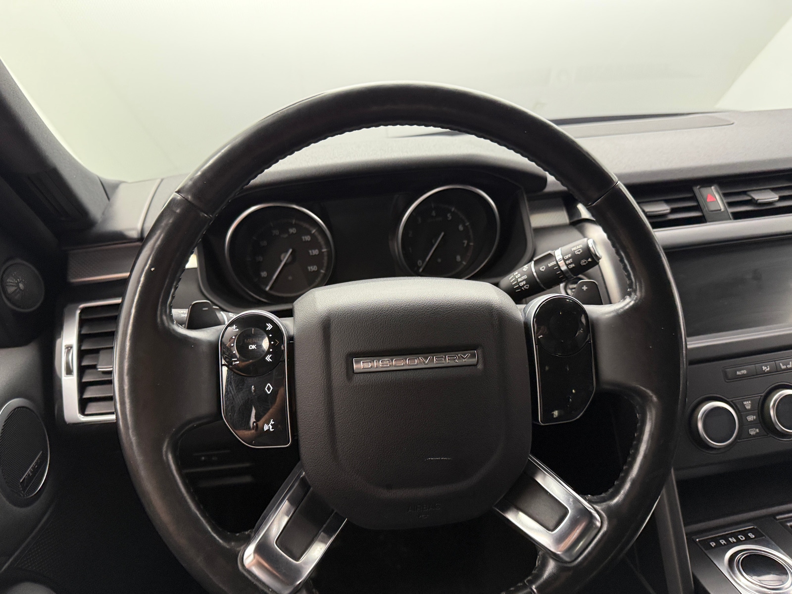 Thumbnail: 2020 Land Rover Discovery - 4