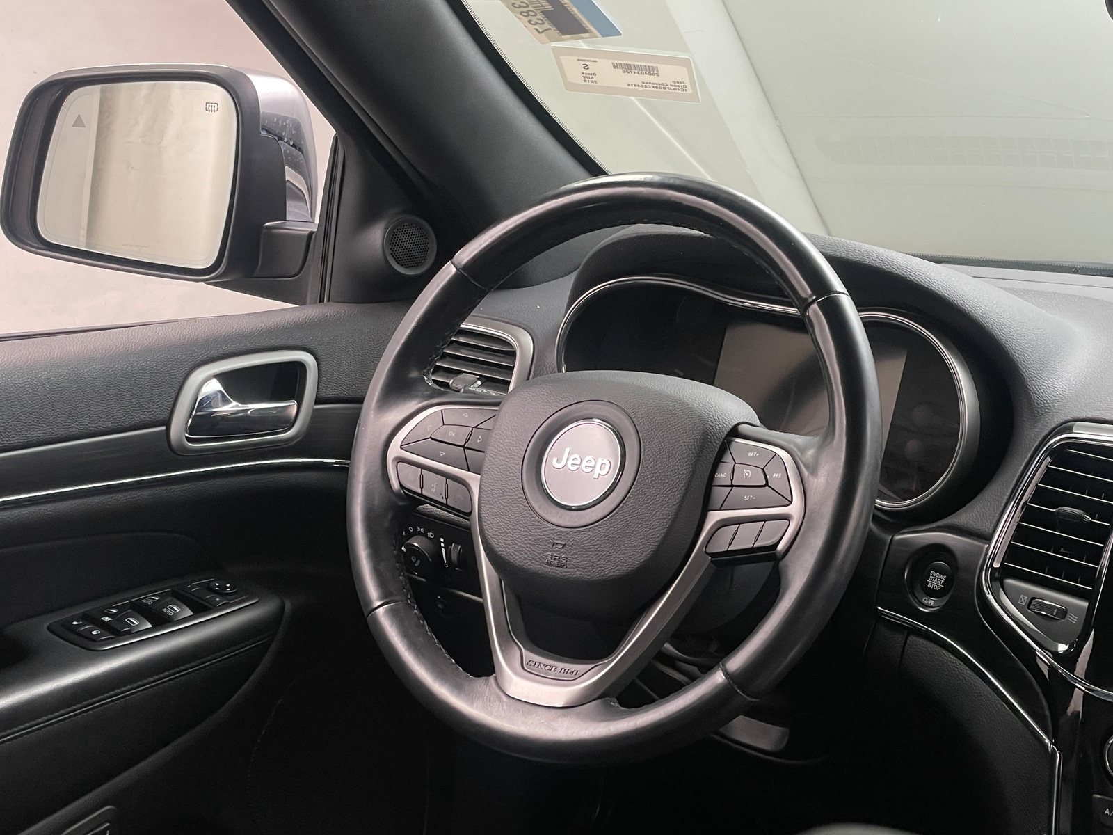 Thumbnail: 2019 Jeep Grand Cherokee - 4