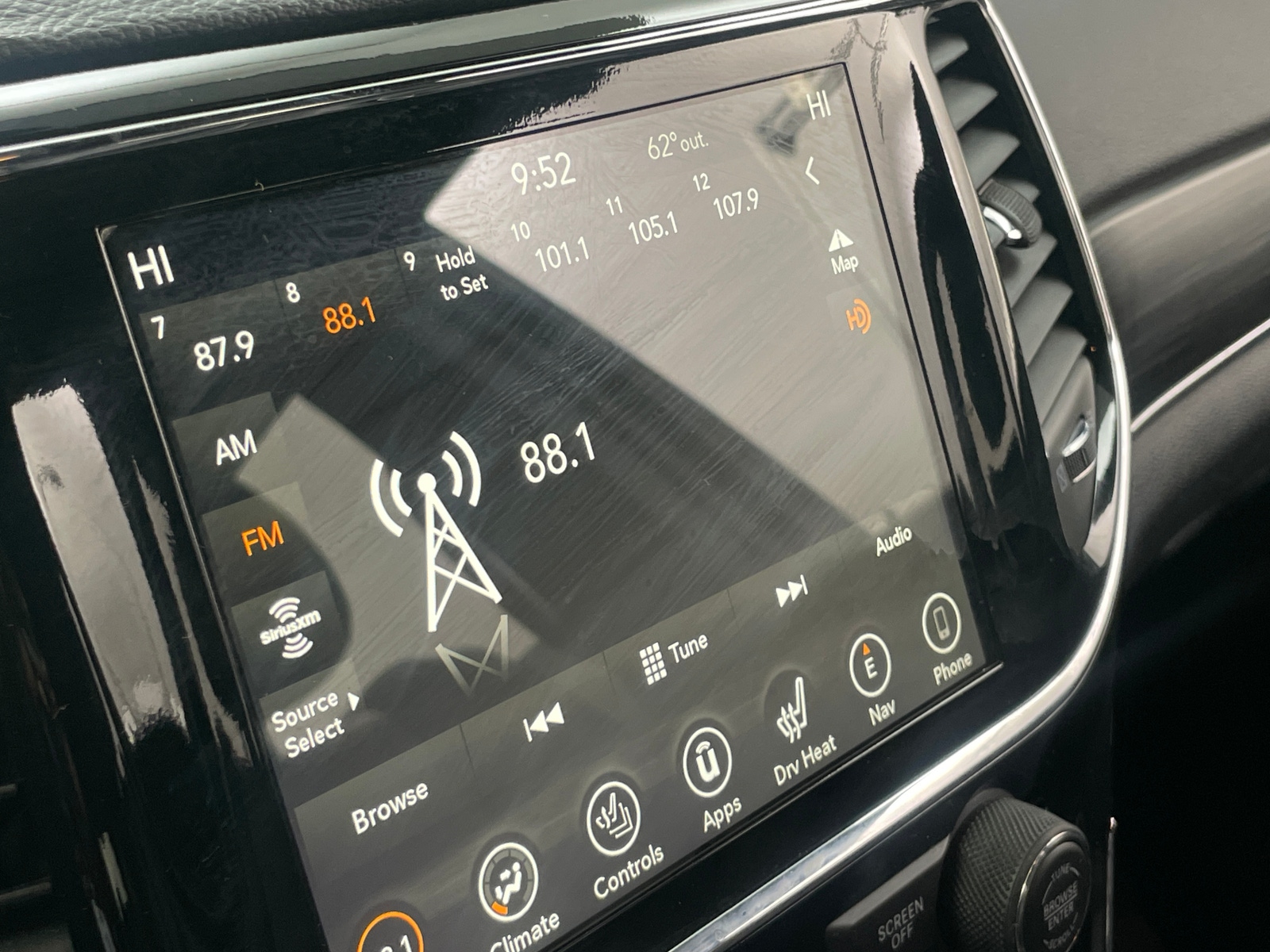 Thumbnail: 2019 Jeep Grand Cherokee - 3