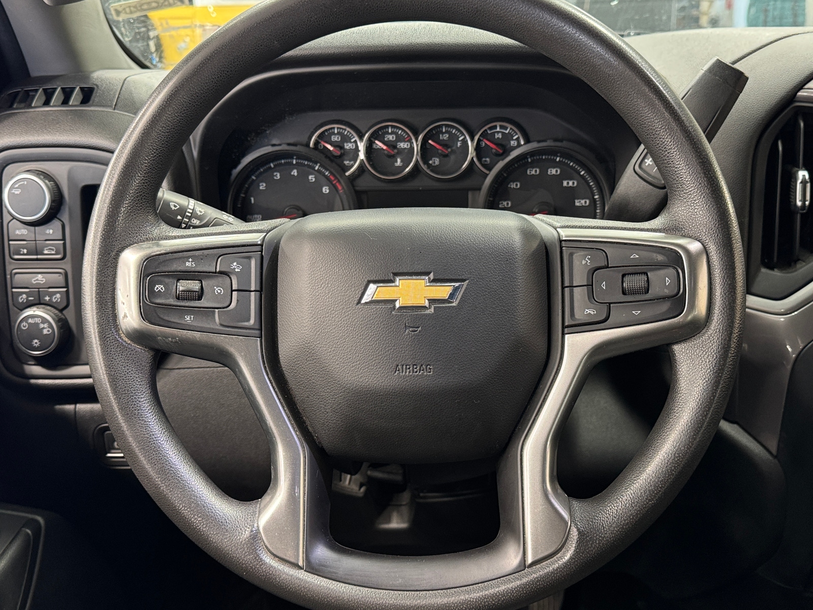Thumbnail: 2021 Chevrolet Silverado 1500 - 4