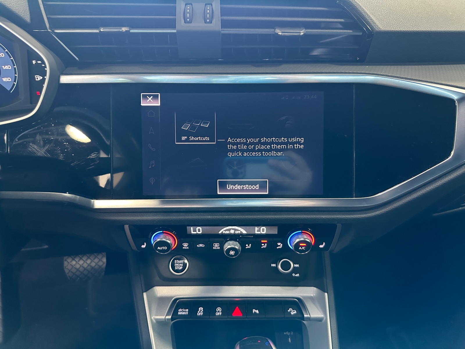 Thumbnail: 2021 Audi Q3 - 3