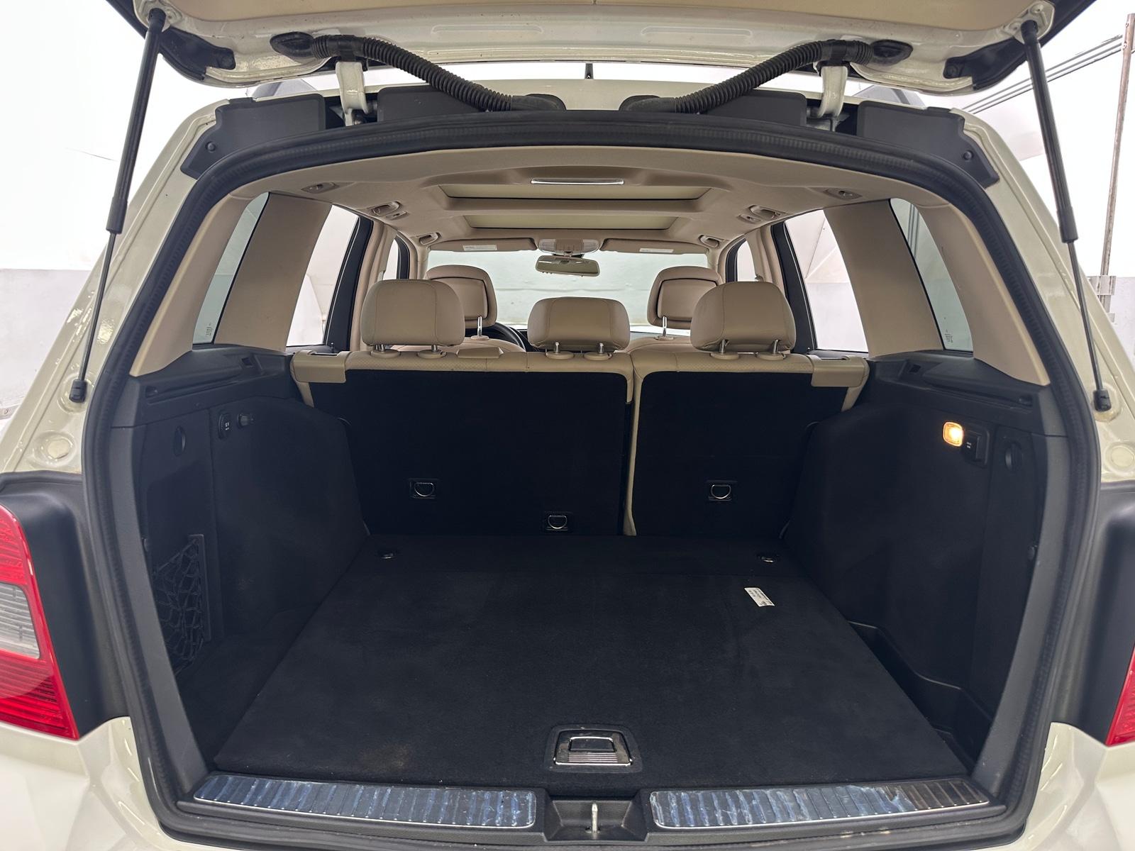 Thumbnail: 2010 Mercedes-Benz GLK - 6