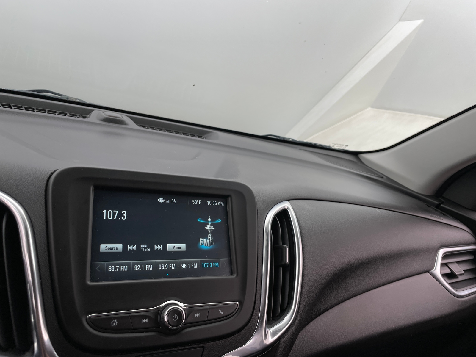 Thumbnail: 2018 Chevrolet Equinox - 4
