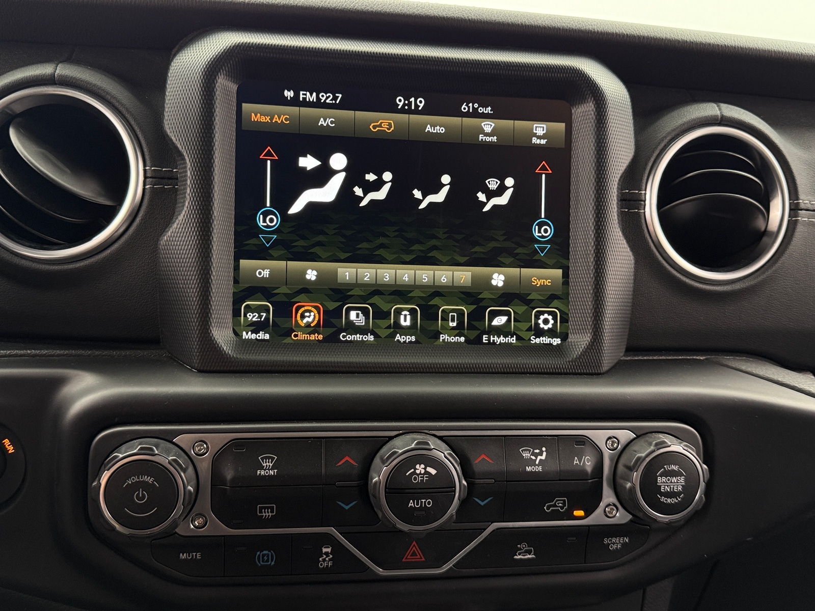Thumbnail: 2022 Jeep Wrangler - 3