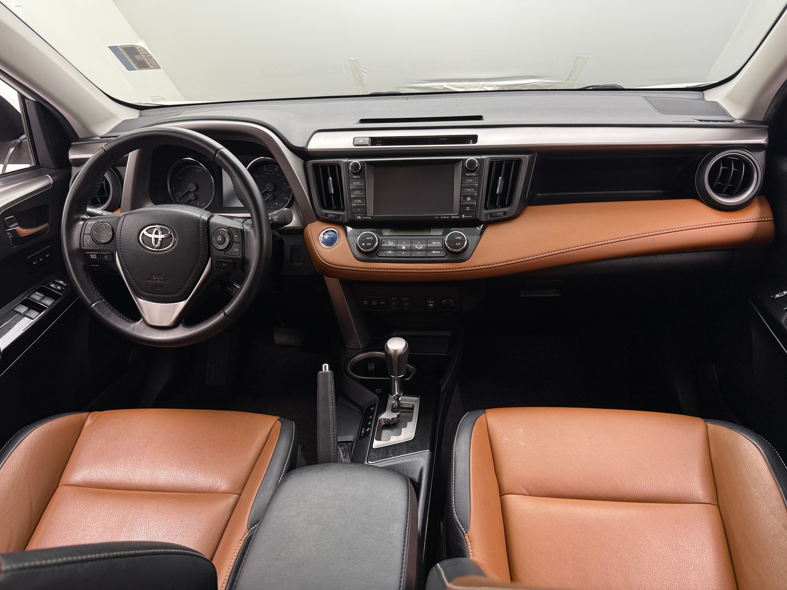 Thumbnail: 2016 Toyota RAV4 - 2