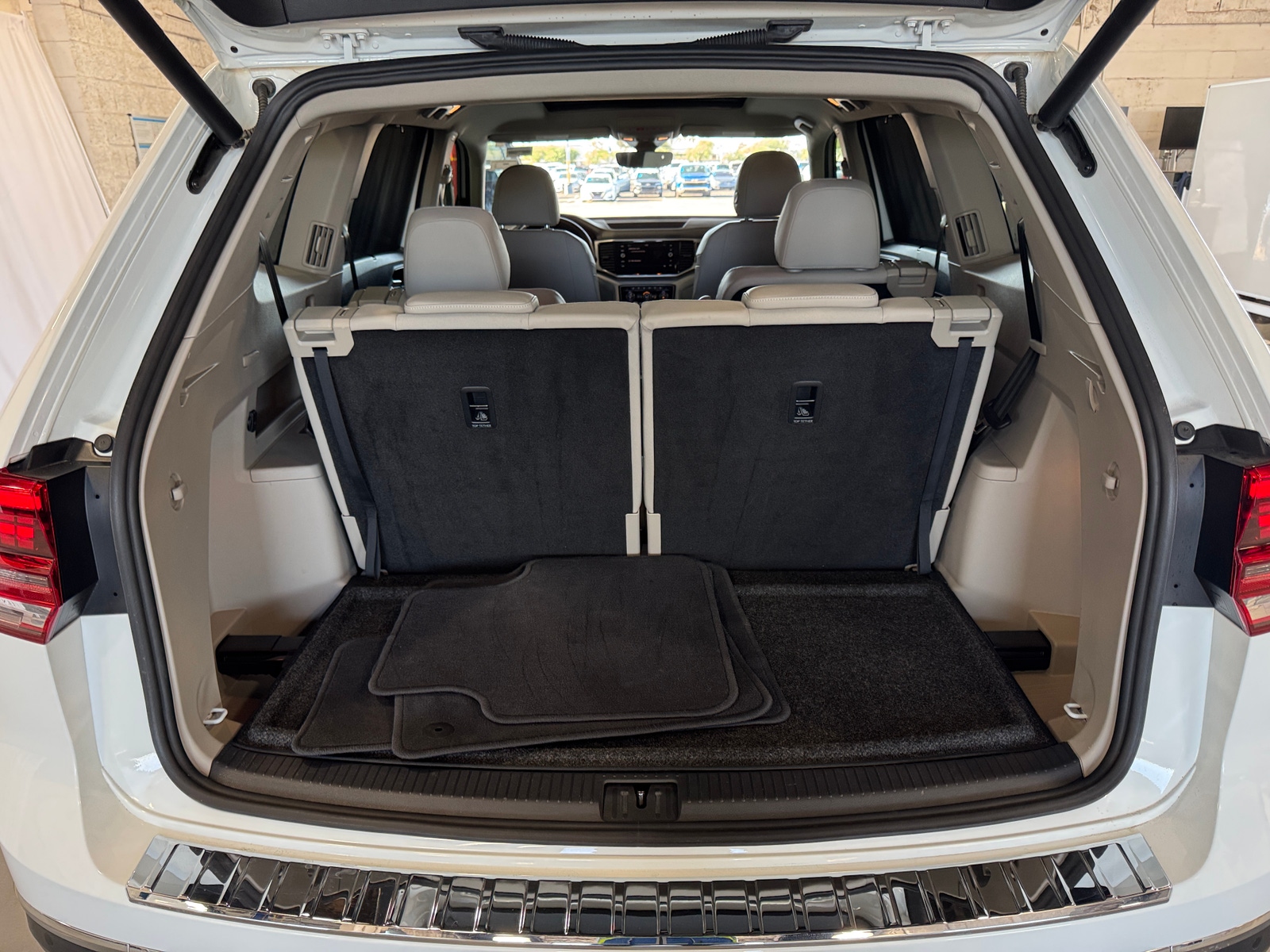 Thumbnail: 2019 Volkswagen Atlas - 6