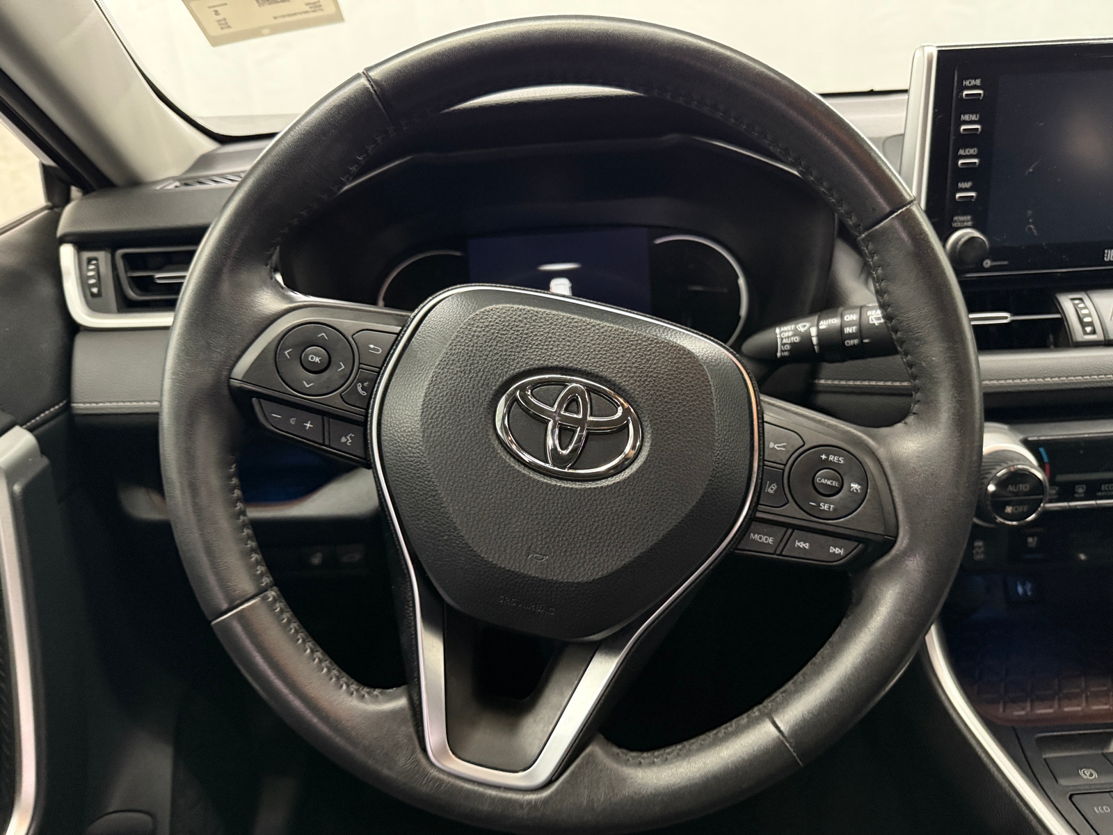 Thumbnail: 2019 Toyota RAV4 - 4