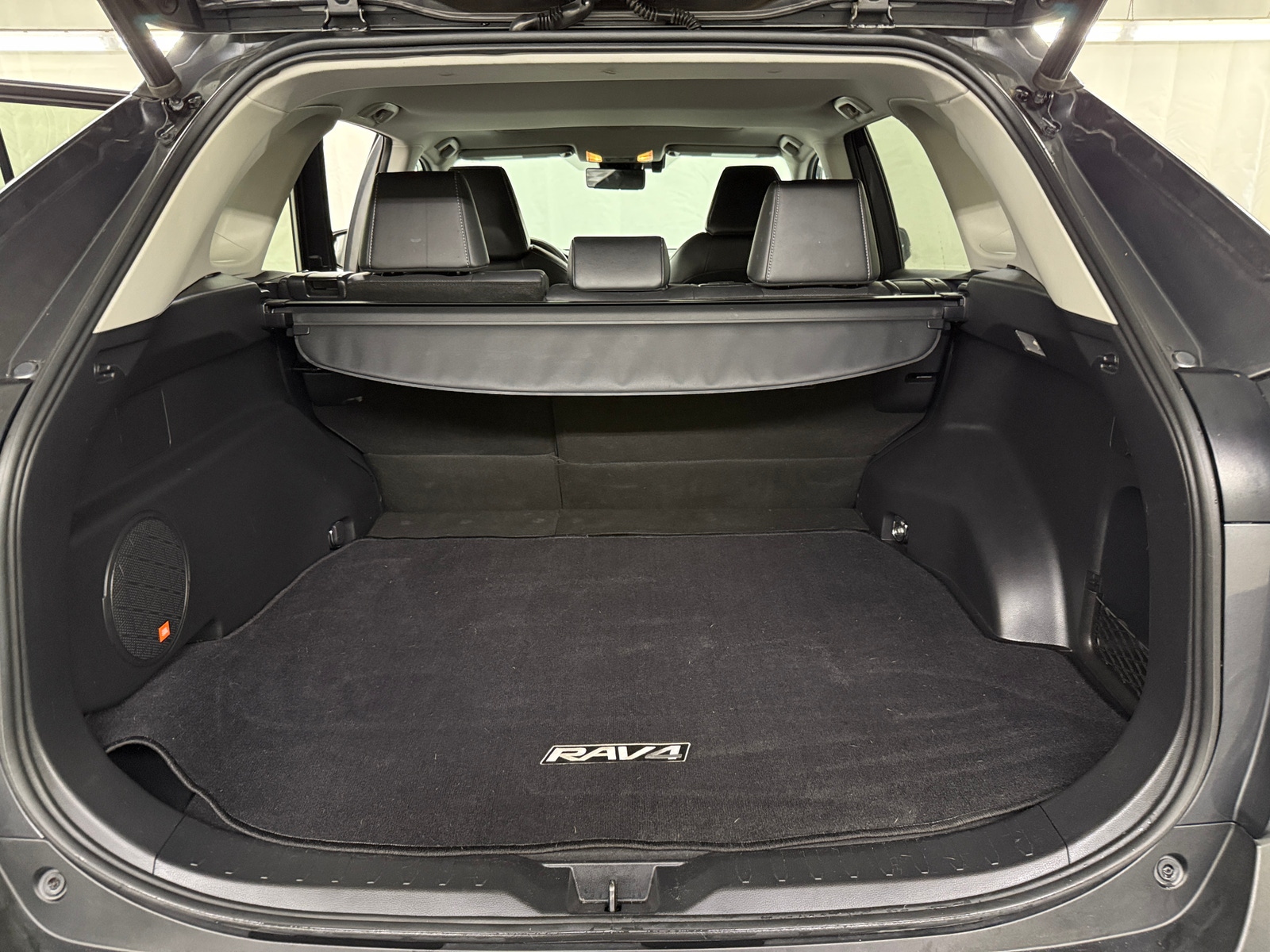 Thumbnail: 2019 Toyota RAV4 - 6