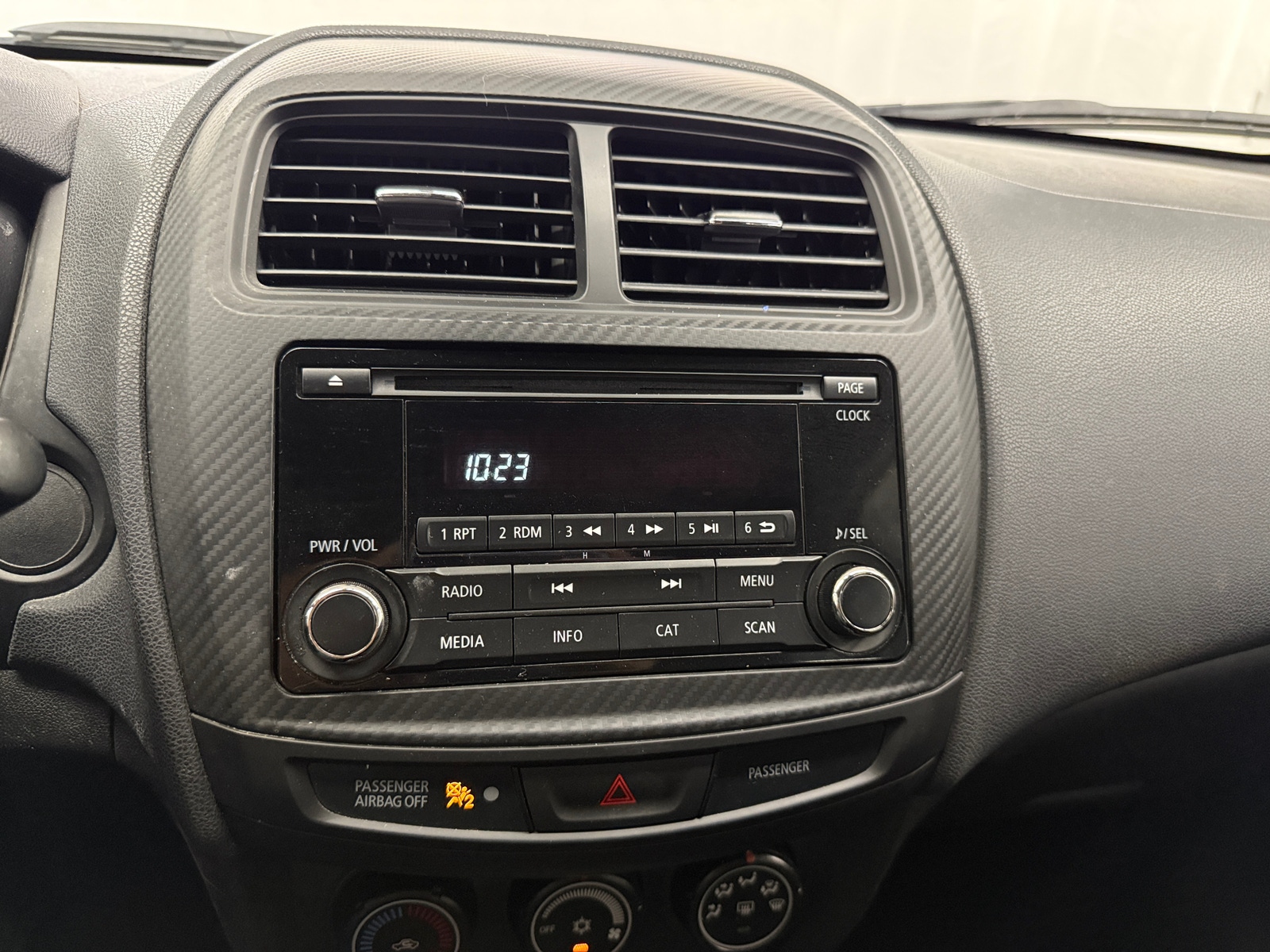Thumbnail: 2016 Mitsubishi Outlander Sport - 4