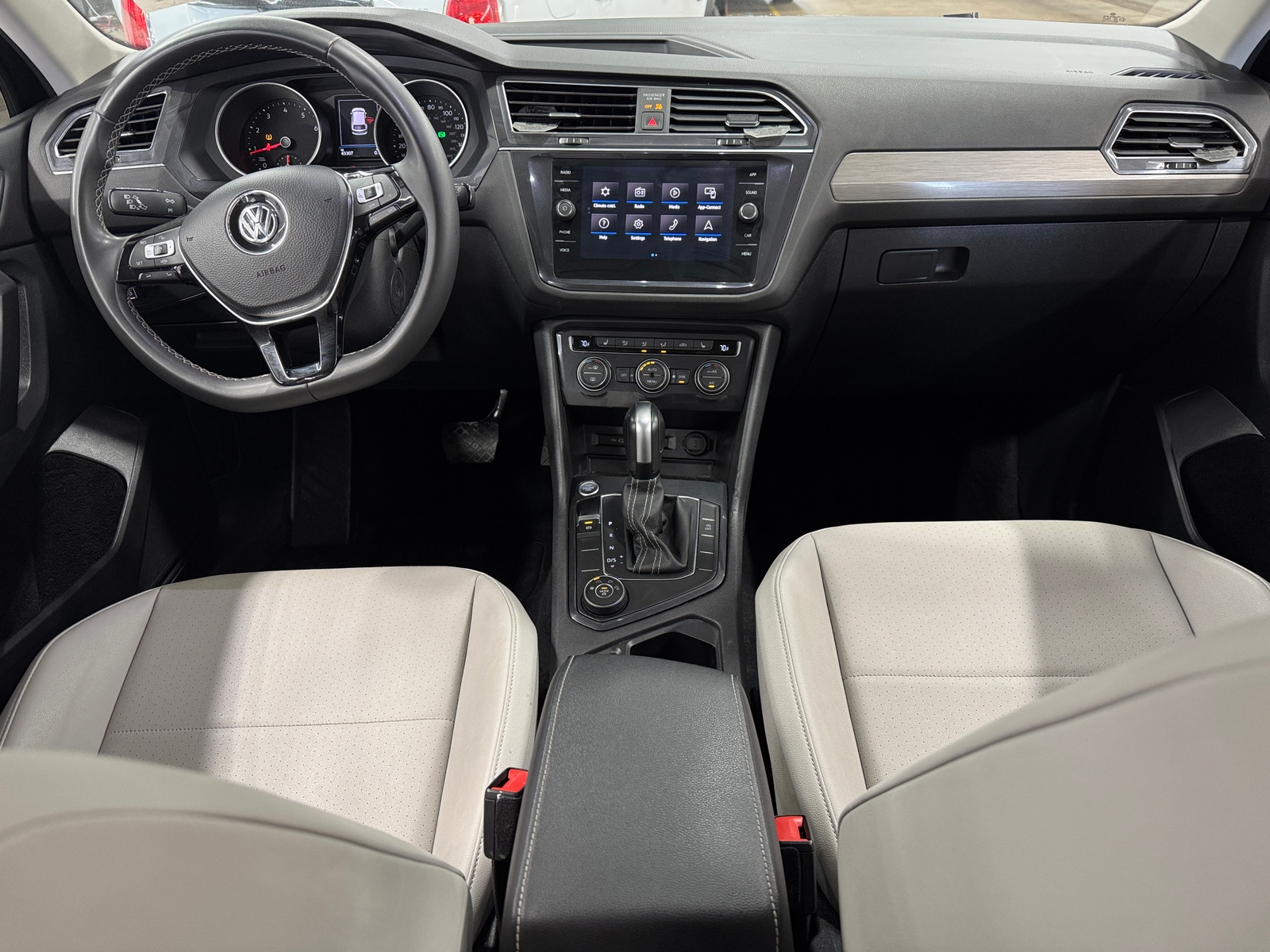 Thumbnail: 2021 Volkswagen Tiguan - 2