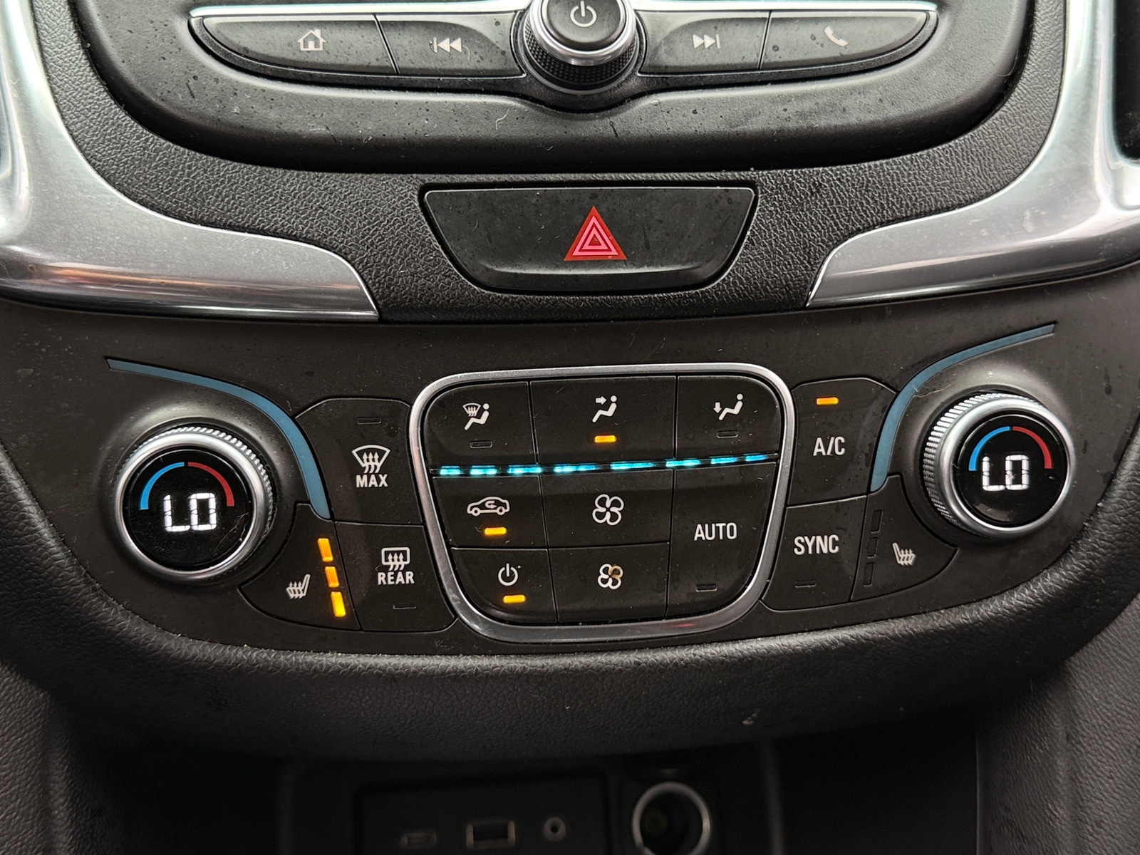 Thumbnail: 2019 Chevrolet Equinox - 4