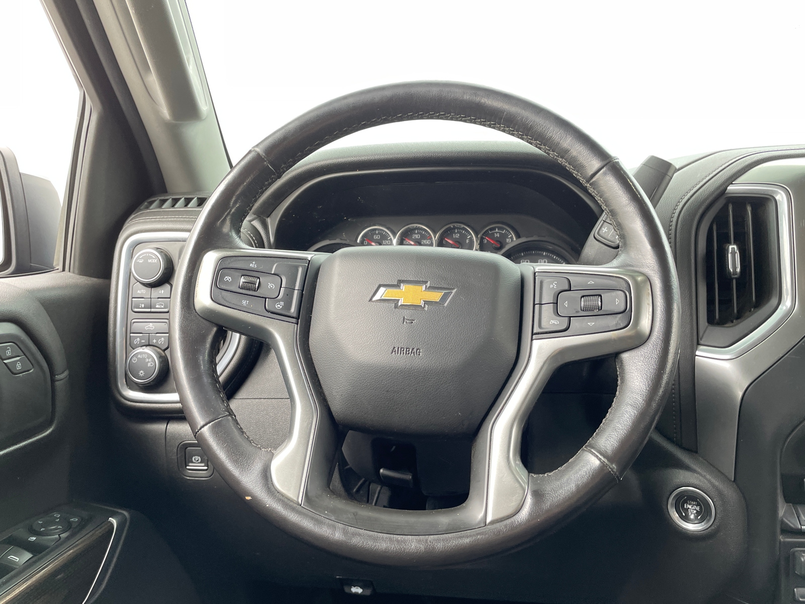Thumbnail: 2020 Chevrolet Silverado 1500 - 4