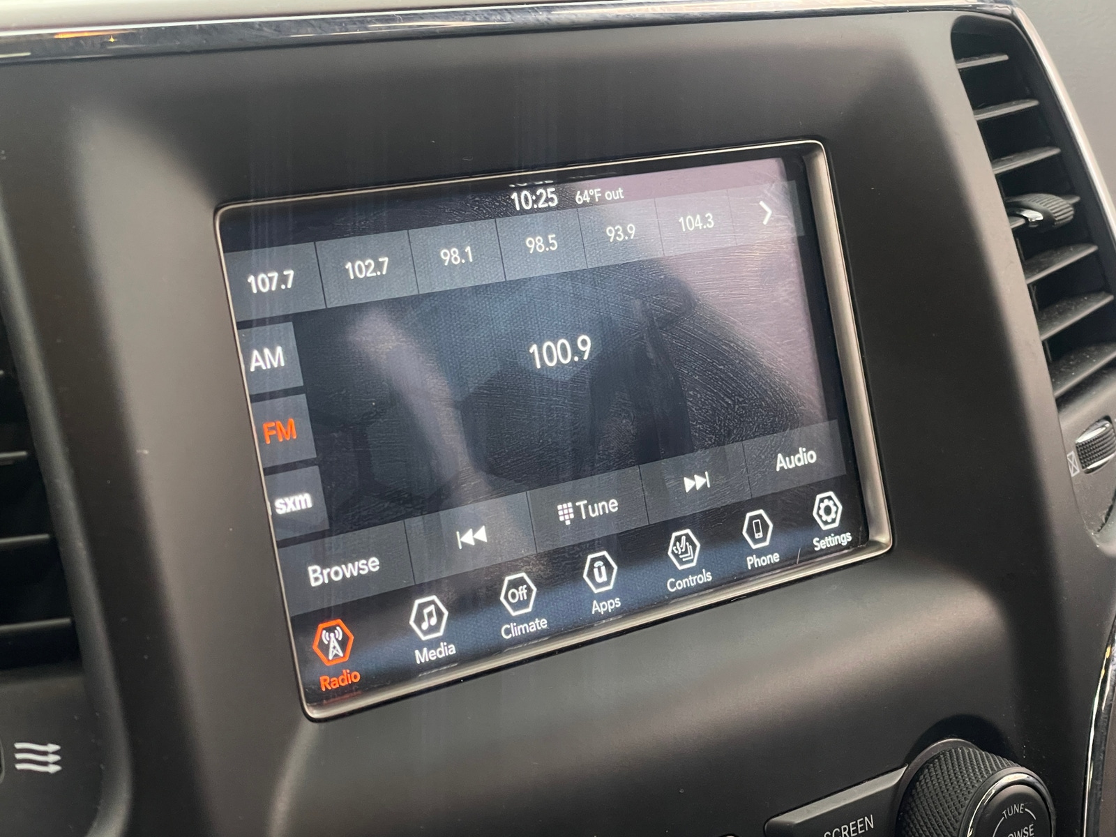 Thumbnail: 2021 Jeep Grand Cherokee - 4