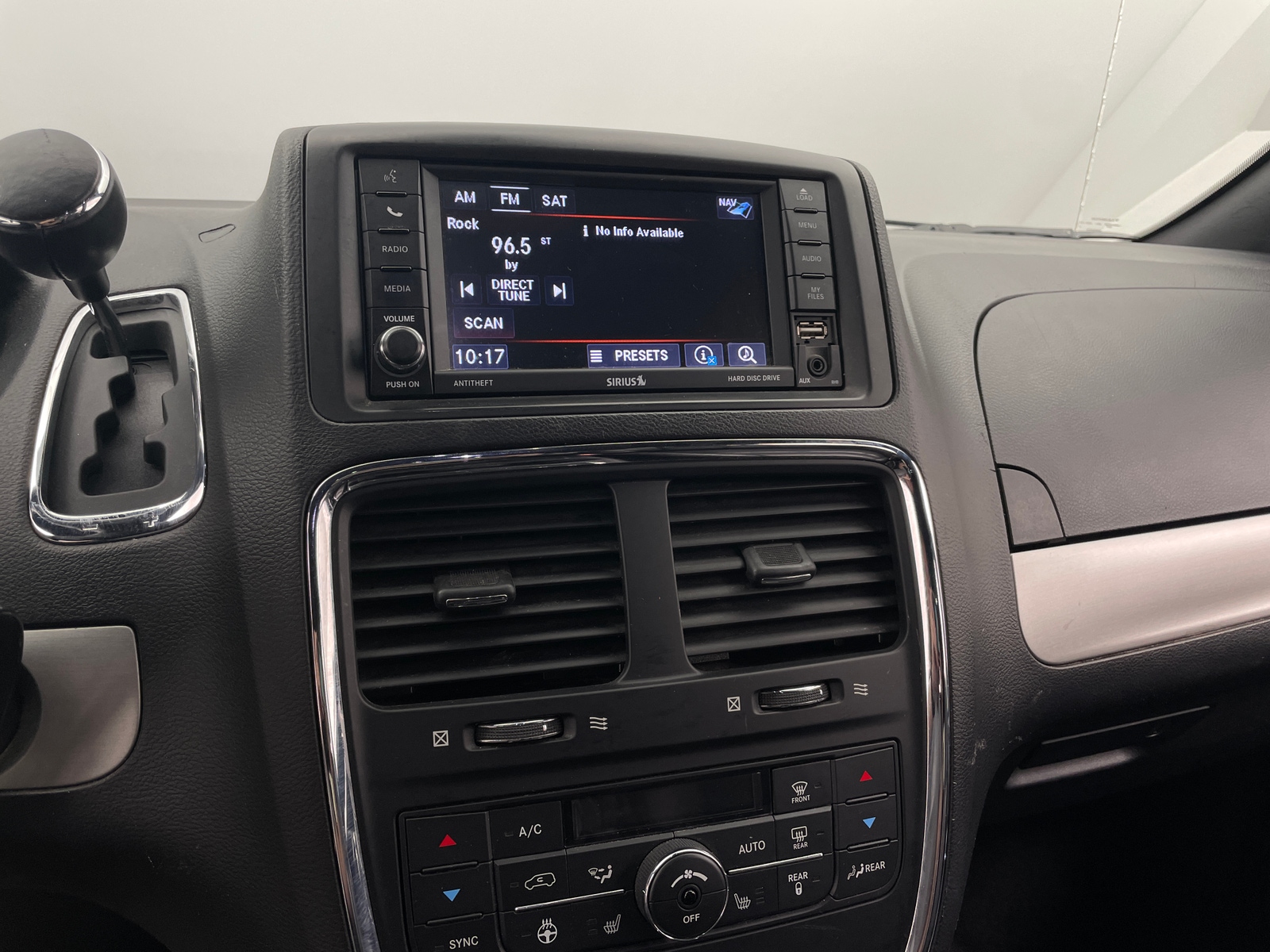 Thumbnail: 2019 Dodge Grand Caravan - 3