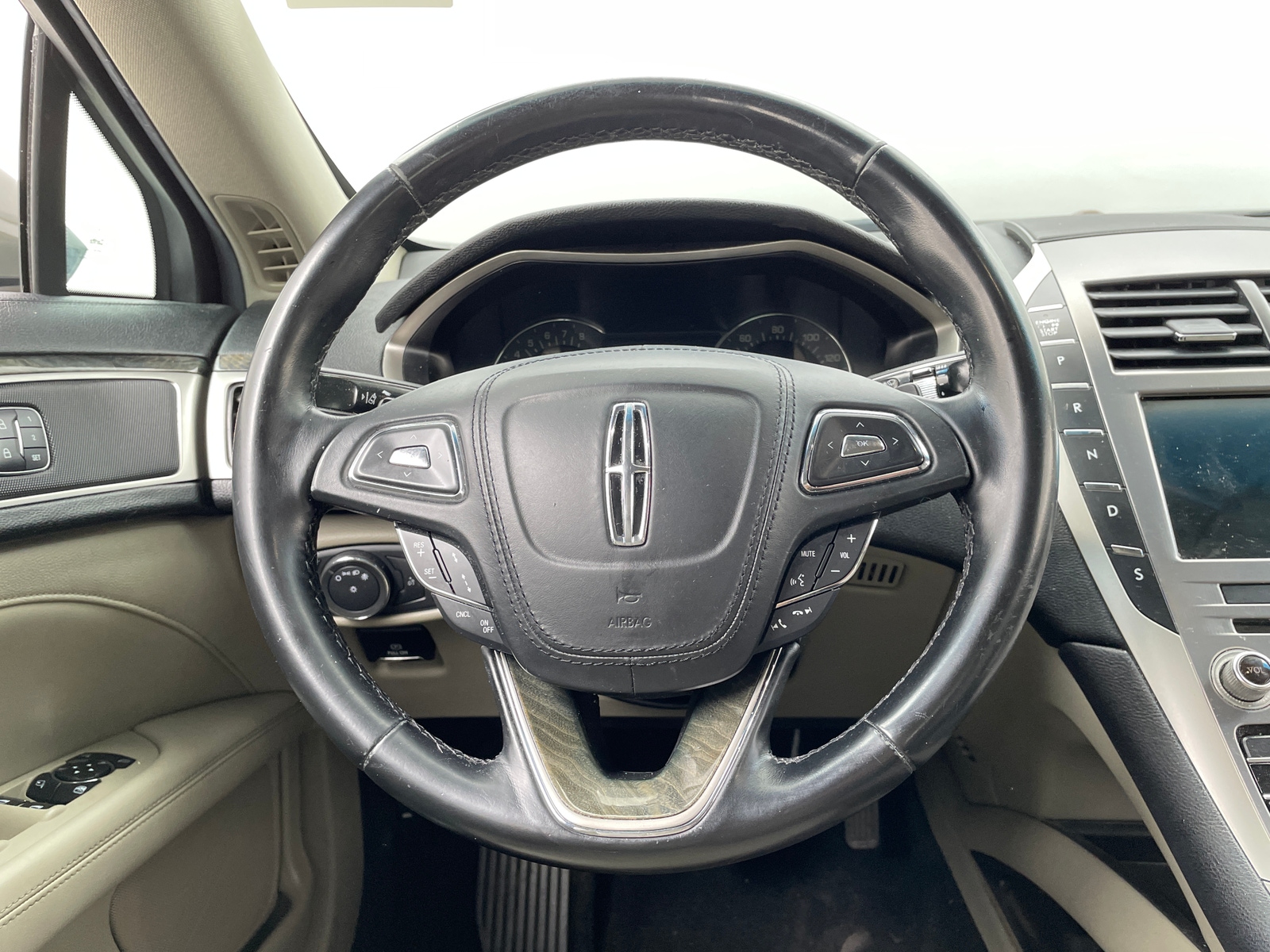 Thumbnail: 2017 Lincoln MKZ - 4