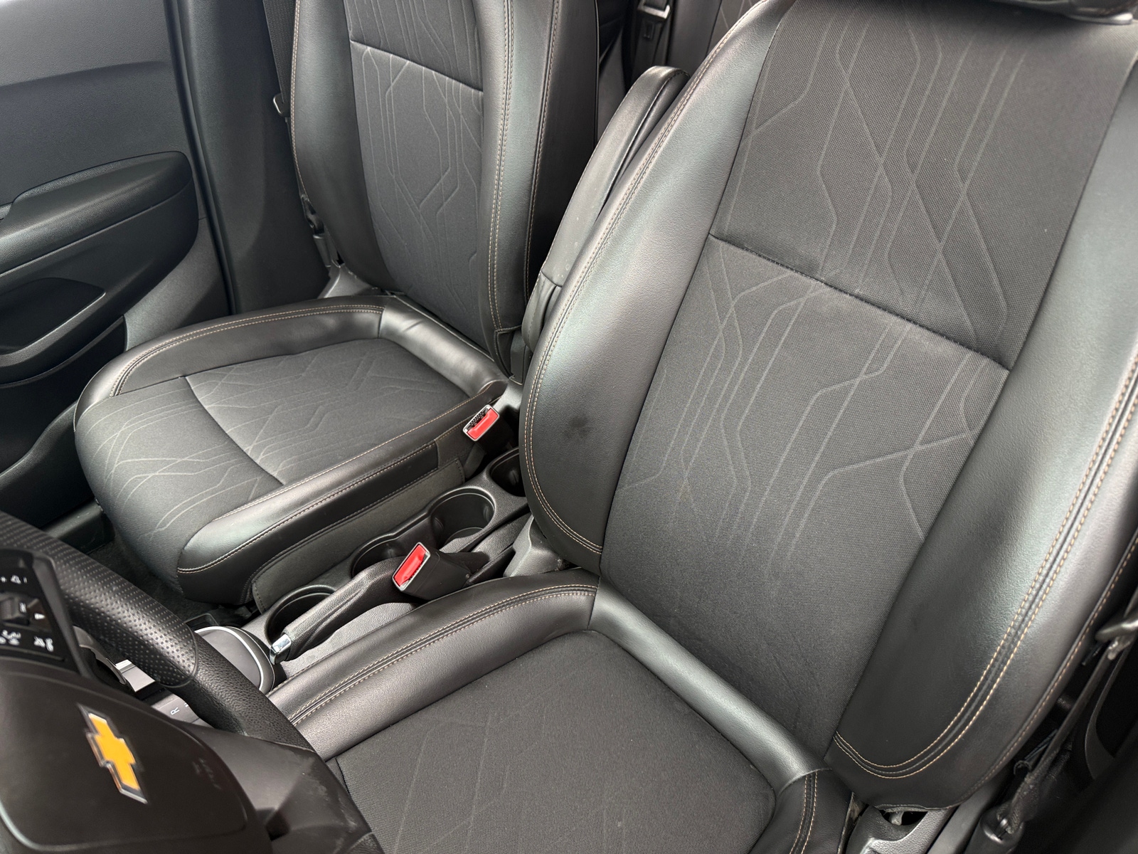 Thumbnail: 2021 Chevrolet Trax - 2