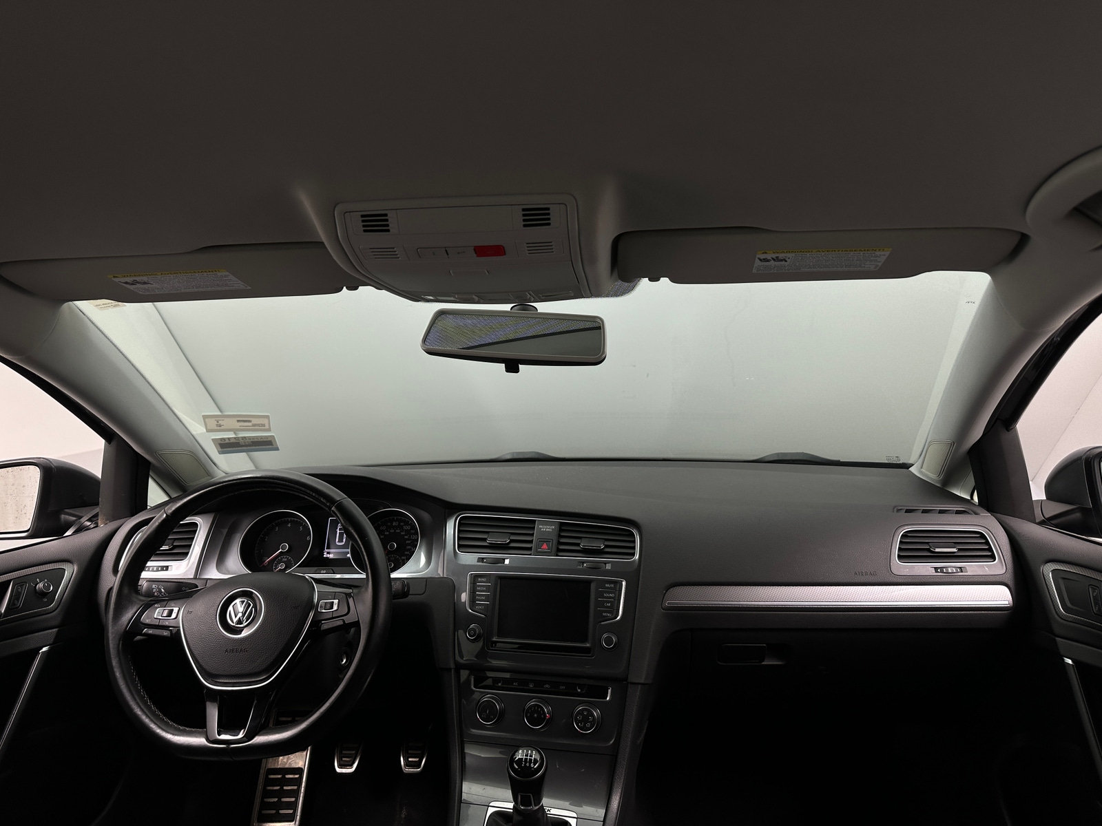 Thumbnail: 2017 Volkswagen Golf - 3