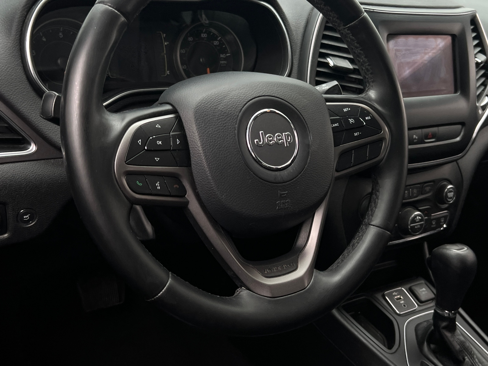 Thumbnail: 2019 Jeep Cherokee - 5