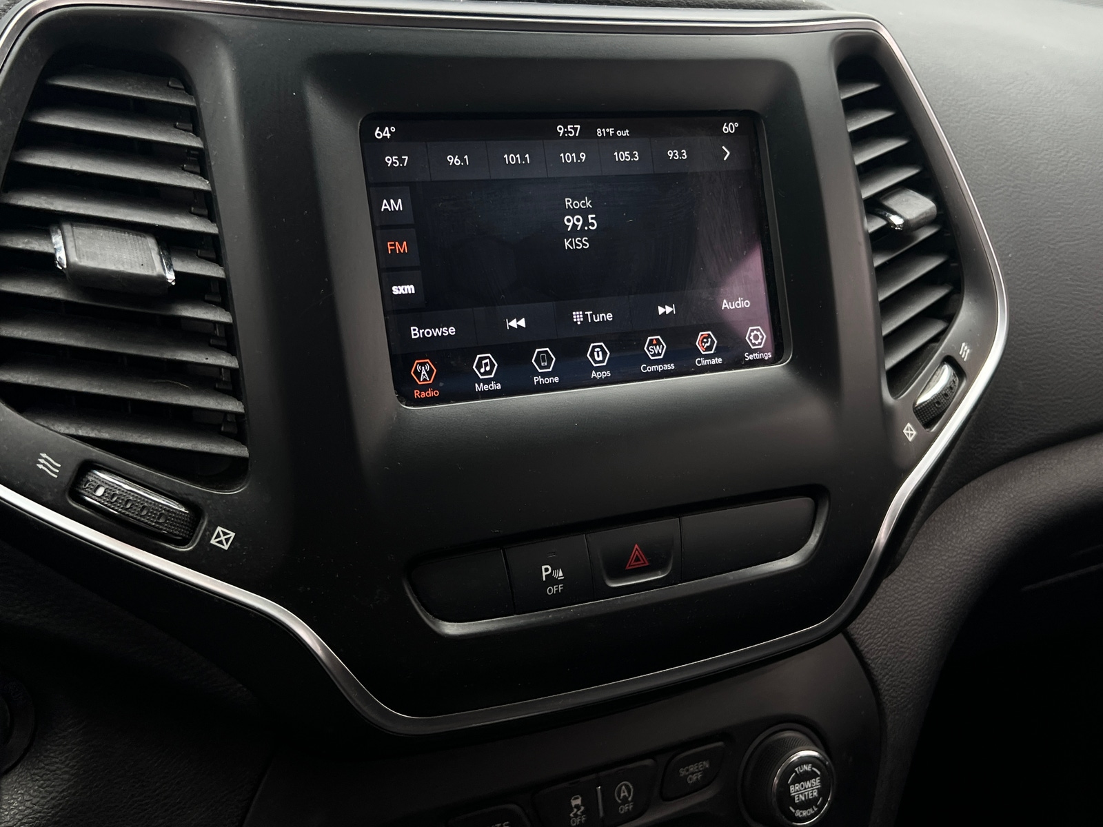 Thumbnail: 2019 Jeep Cherokee - 4