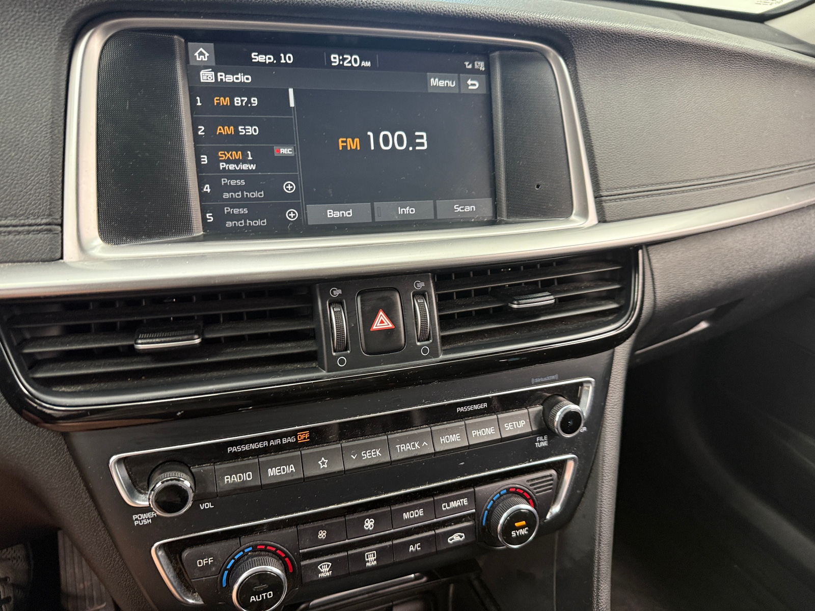 Thumbnail: 2019 Kia Optima - 3