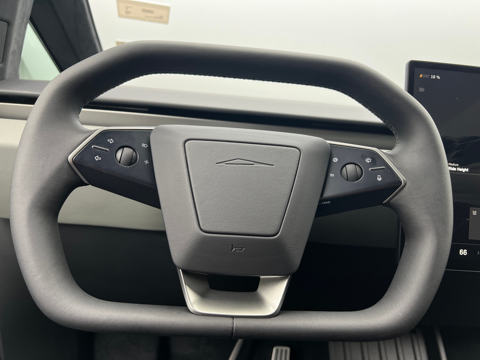 Thumbnail: 2025 Tesla Cybertruck - 4