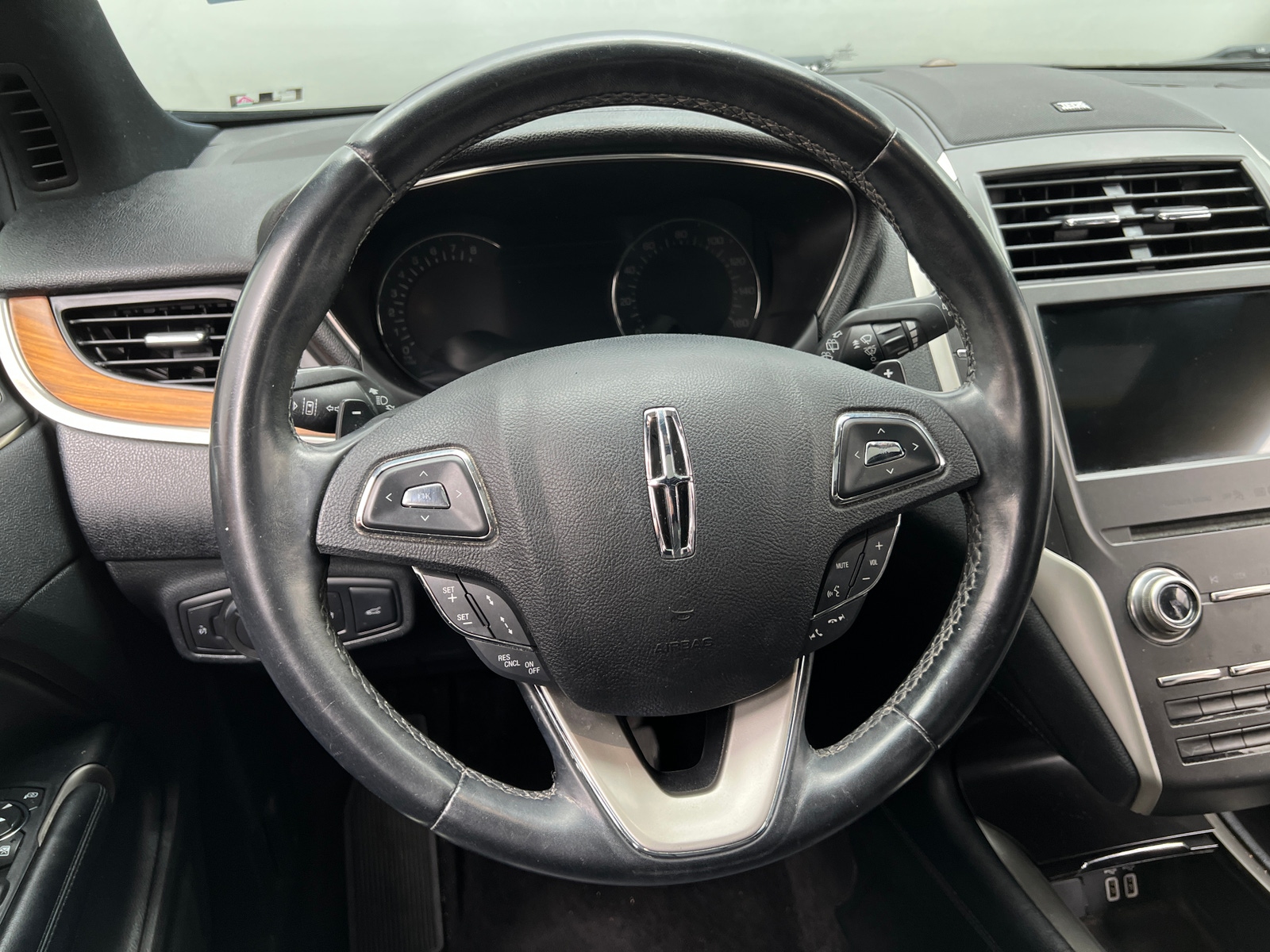 Thumbnail: 2017 Lincoln MKC - 4