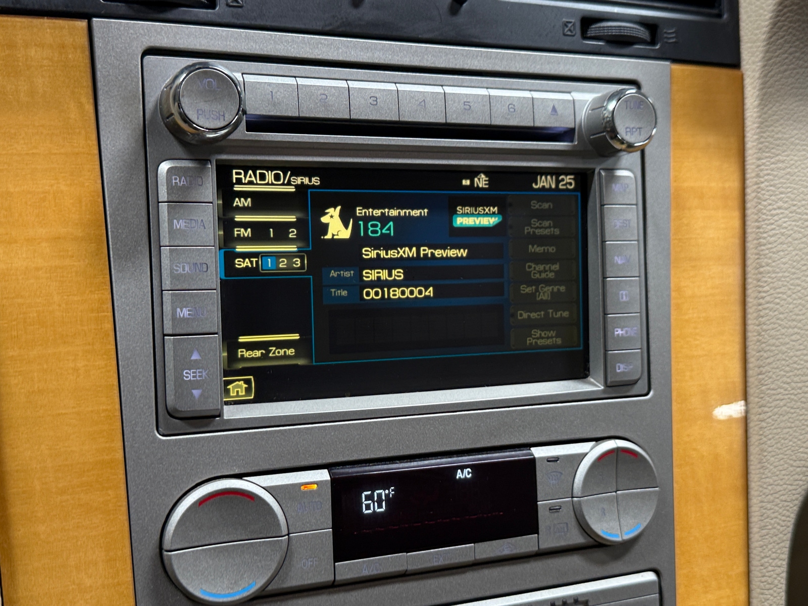 Thumbnail: 2010 Lincoln Navigator - 3
