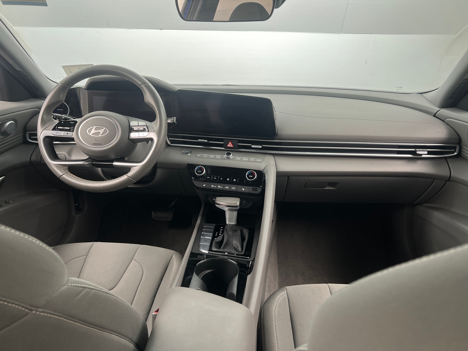 Thumbnail: 2025 Hyundai Elantra - 3