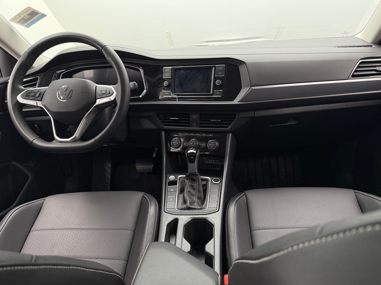 Thumbnail: 2024 Volkswagen Jetta - 2