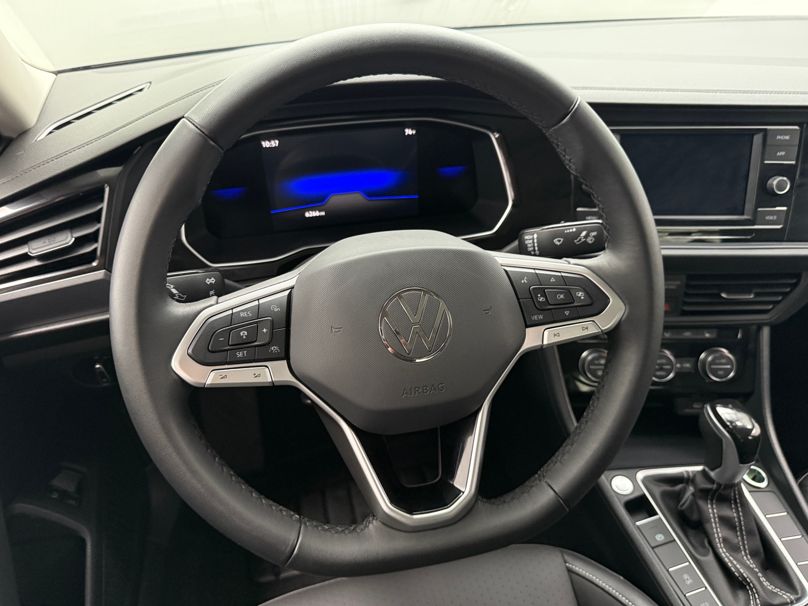 Thumbnail: 2024 Volkswagen Jetta - 4