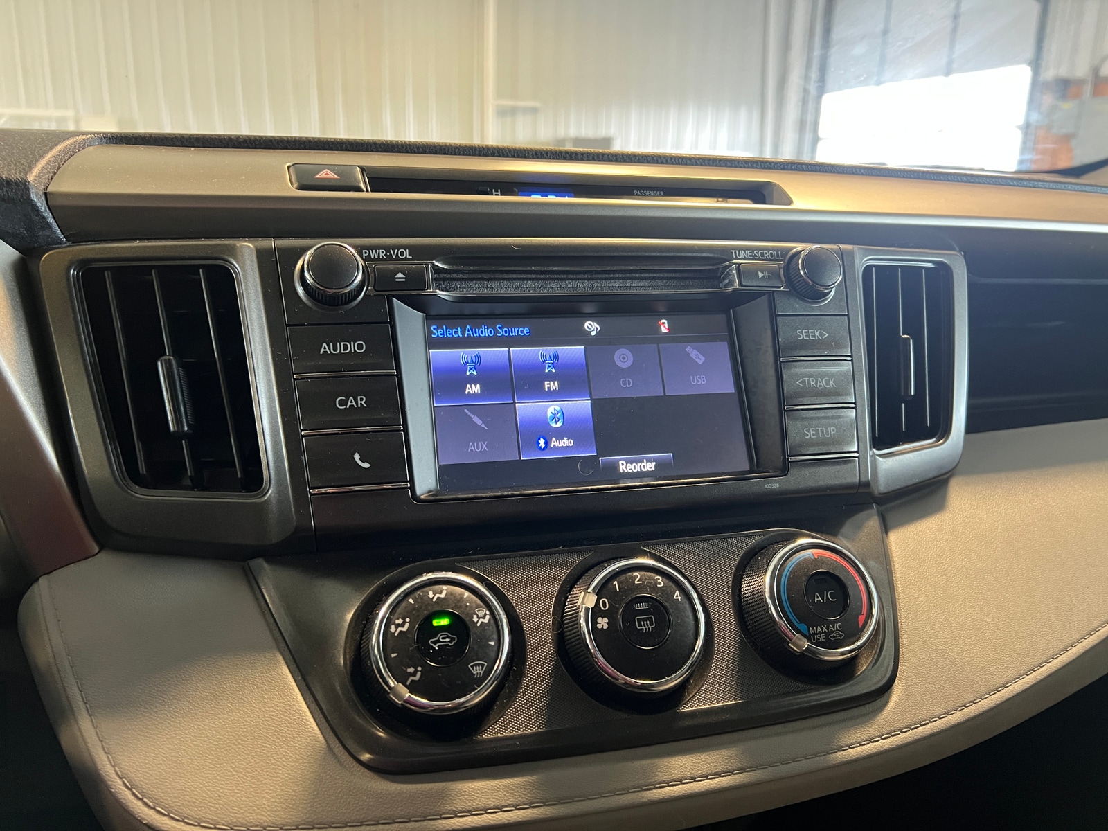 Thumbnail: 2014 Toyota RAV4 - 4