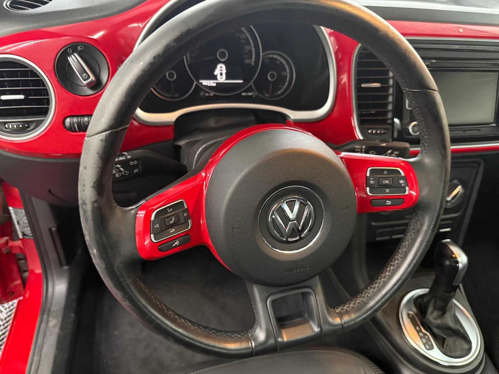 Thumbnail: 2014 Volkswagen Beetle - 4