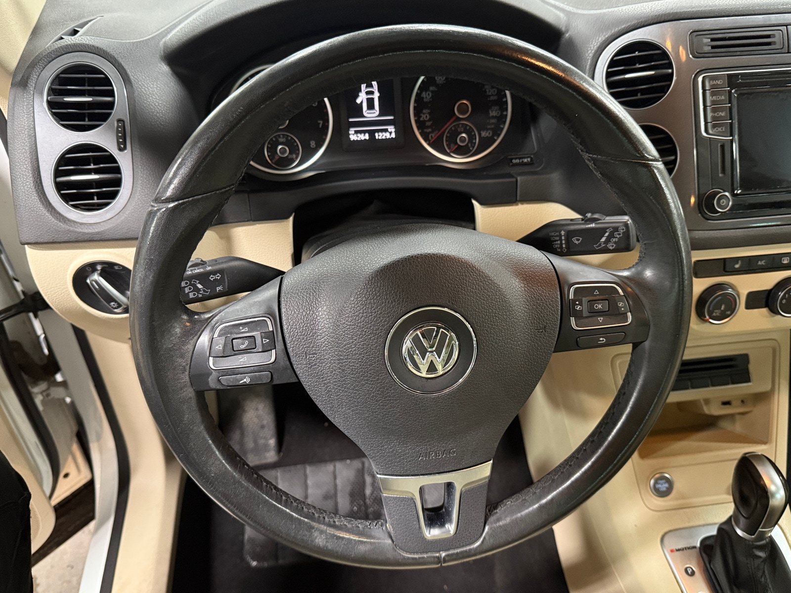 Thumbnail: 2017 Volkswagen Tiguan - 4