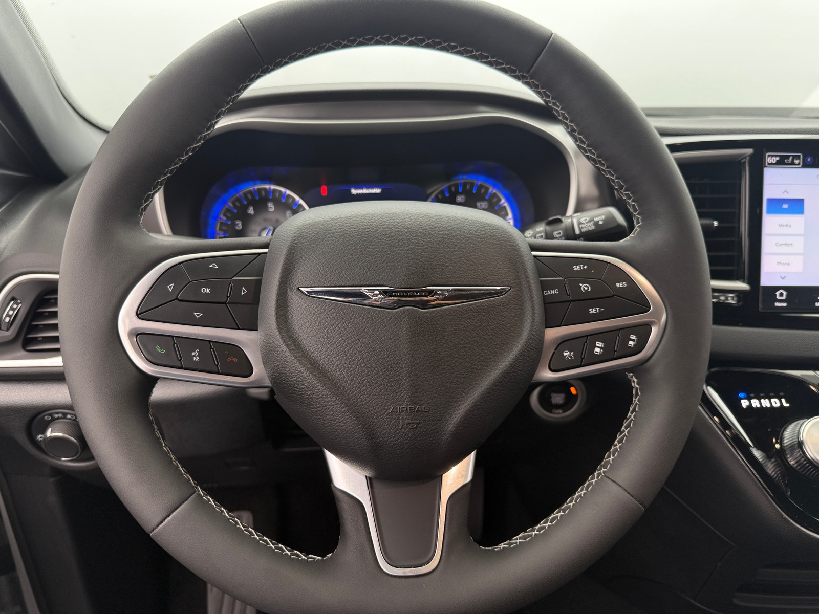Thumbnail: 2025 Chrysler Voyager - 4