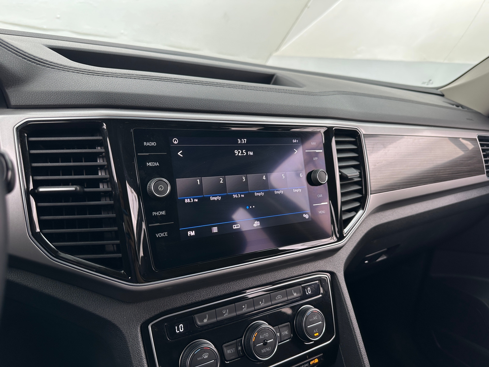 Thumbnail: 2019 Volkswagen Atlas - 3