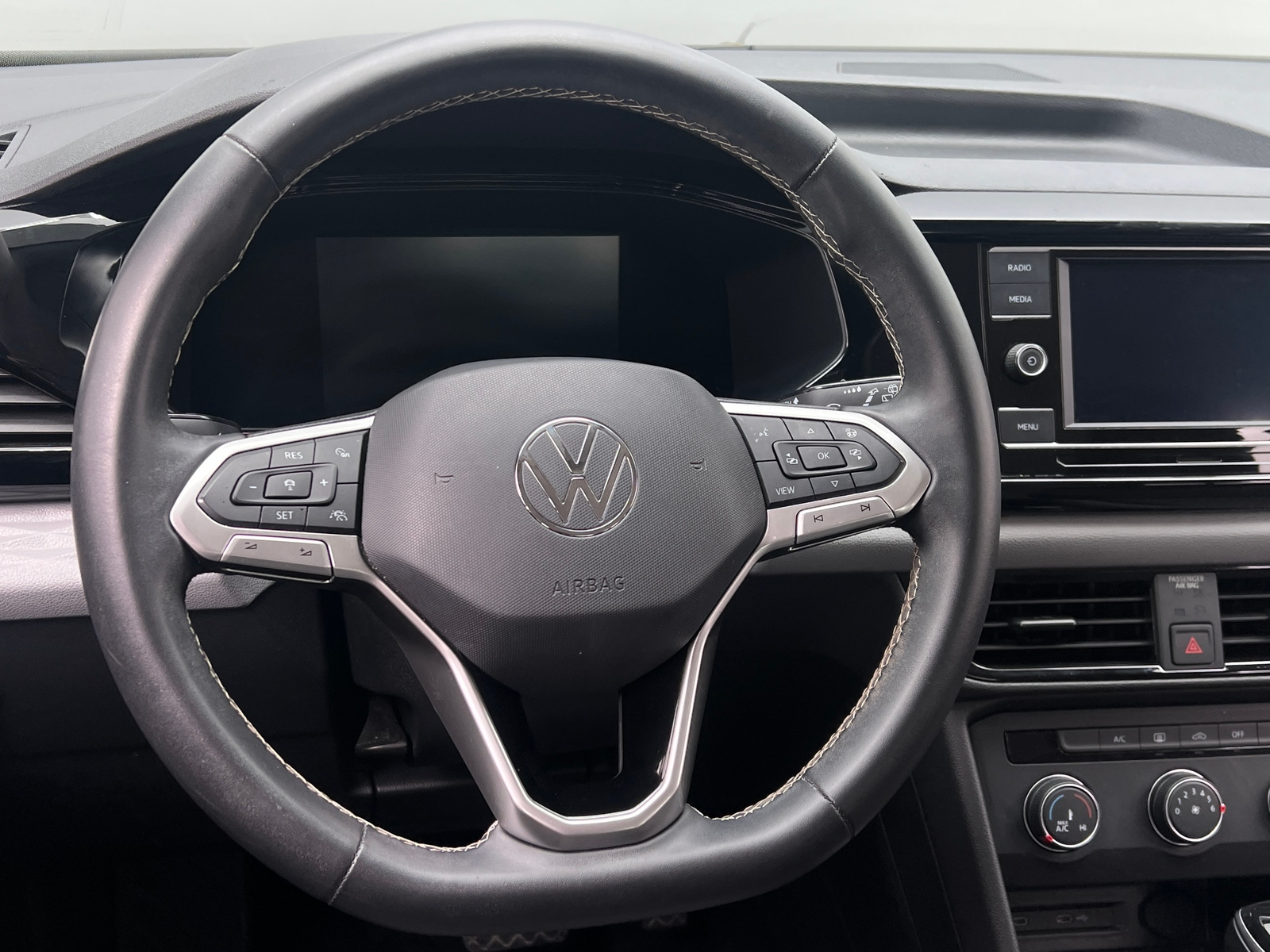 Thumbnail: 2022 Volkswagen Taos - 5