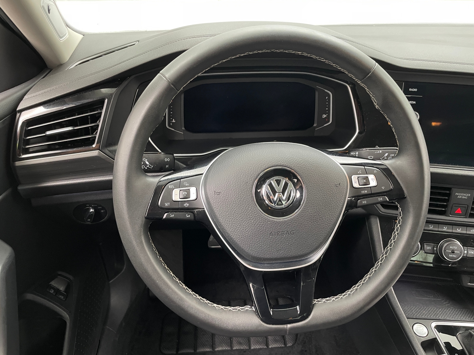 Thumbnail: 2021 Volkswagen Jetta - 4