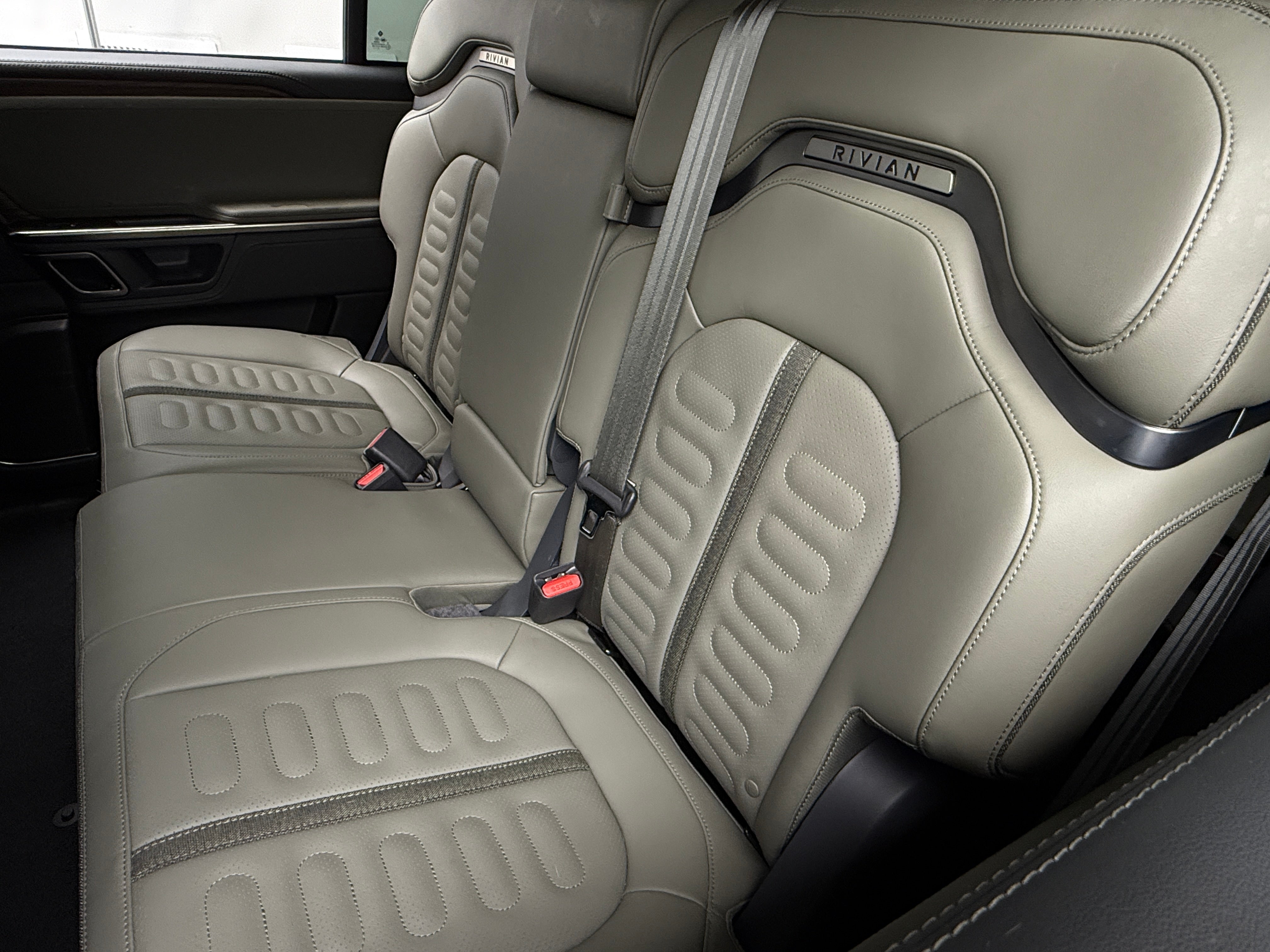 Used 2023 Rivian R1S Adventure with VIN 7PDSGABA9PN011746 for sale in Oak Creek, WI