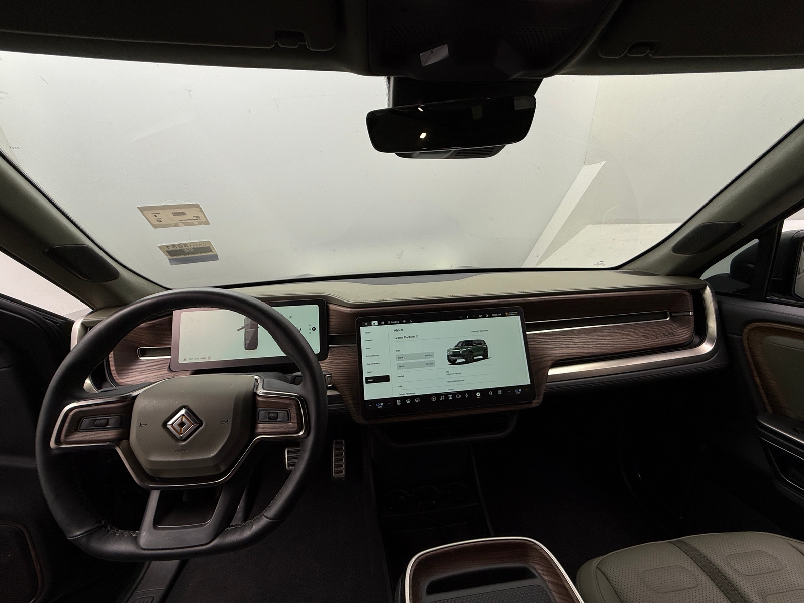 Thumbnail: 2023 Rivian R1S - 2