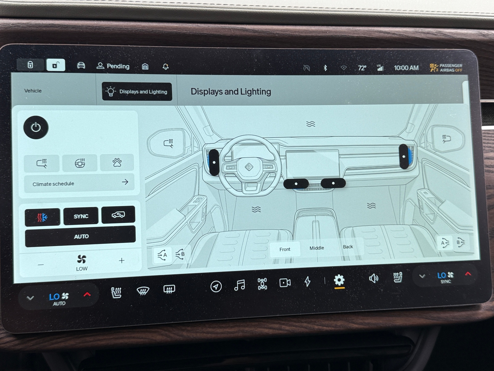 Thumbnail: 2023 Rivian R1S - 3