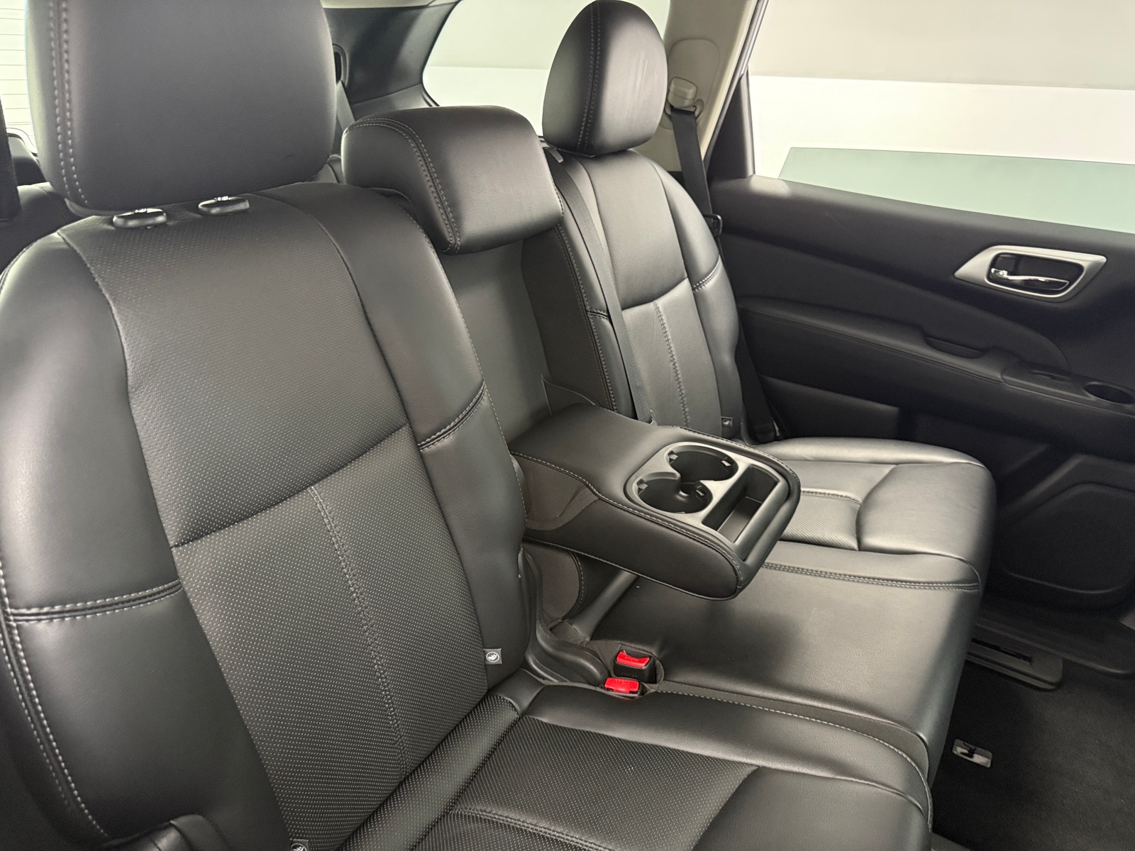 Thumbnail: 2017 Nissan Pathfinder - 5