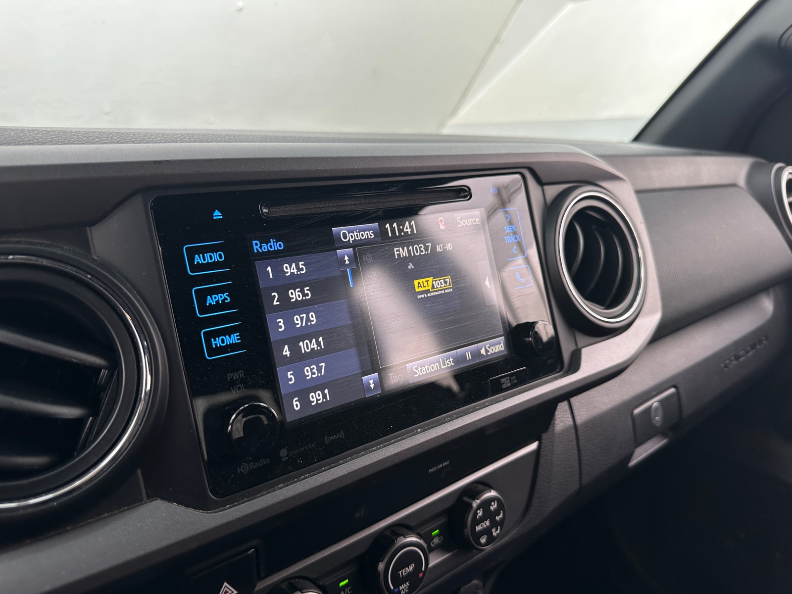 Thumbnail: 2019 Toyota Tacoma - 4