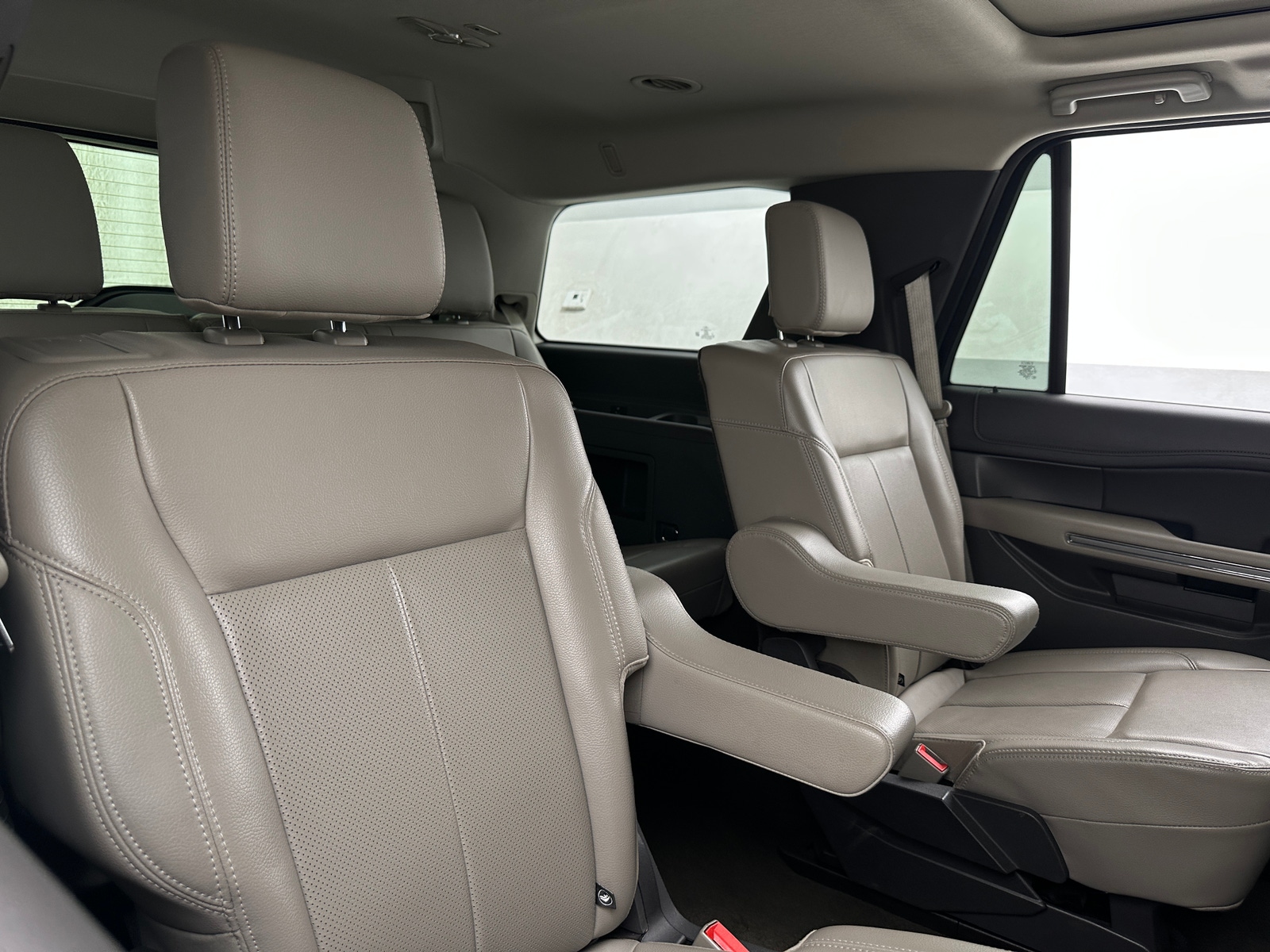 Thumbnail: 2021 Ford Expedition - 6