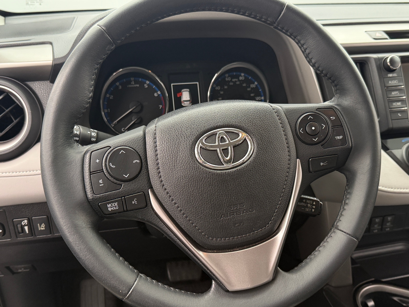 Thumbnail: 2016 Toyota RAV4 - 4