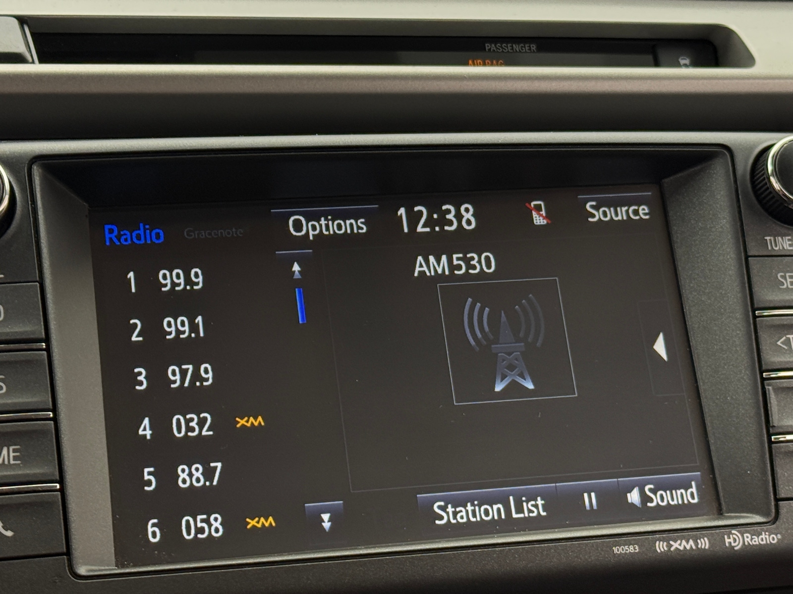 Thumbnail: 2016 Toyota RAV4 - 3
