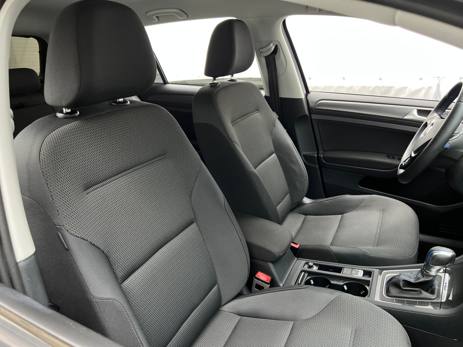 Thumbnail: 2019 Volkswagen e-Golf - 2