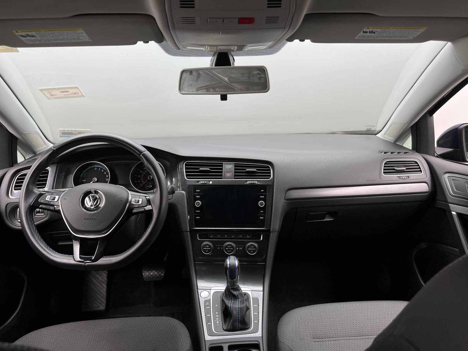 Thumbnail: 2019 Volkswagen e-Golf - 3