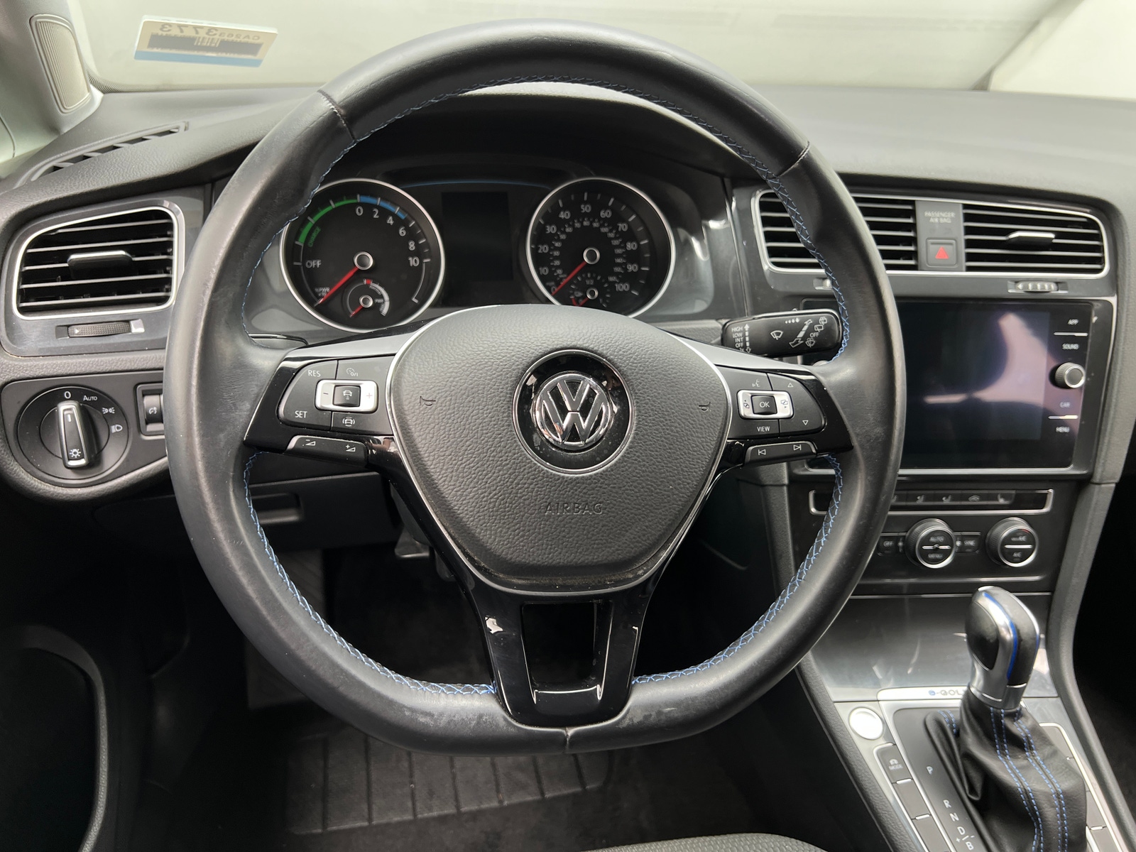 Thumbnail: 2019 Volkswagen e-Golf - 5