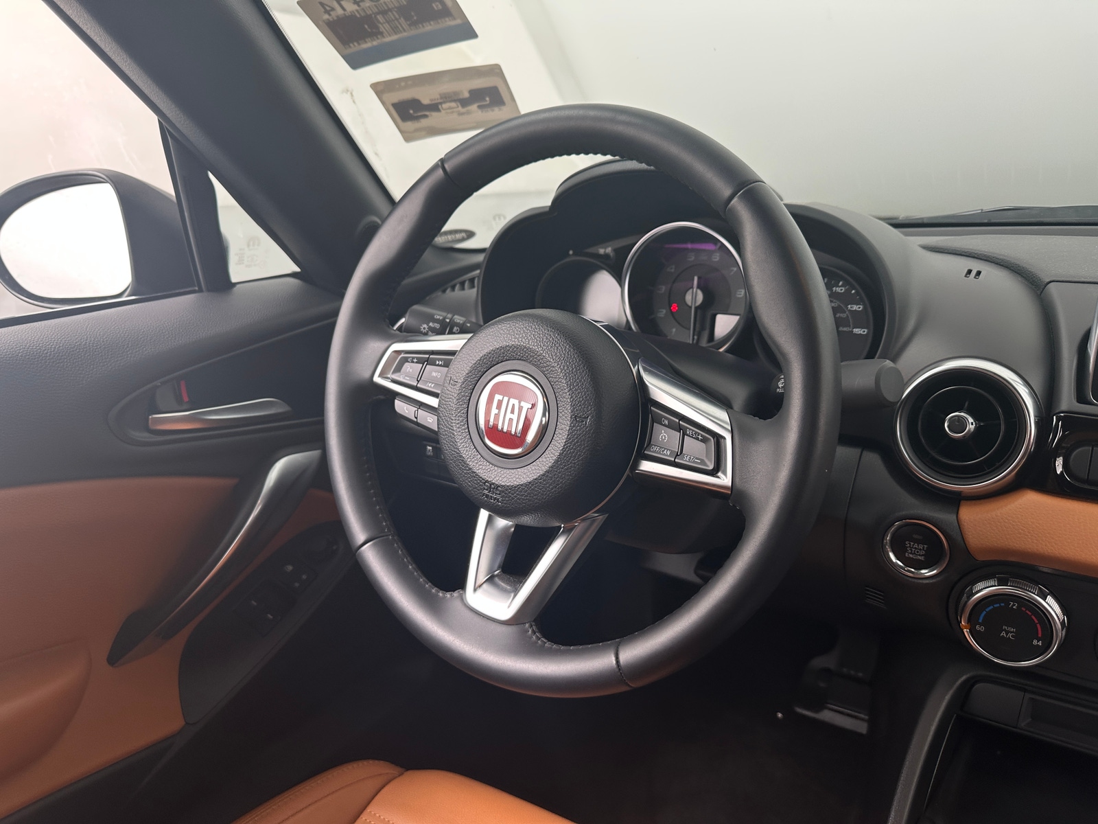 Thumbnail: 2017 Fiat 124 Spider - 5